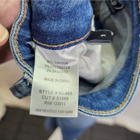 Windsor Medium Wash High Rise Distressed Jeans Size 9 - Picture 7 of 9